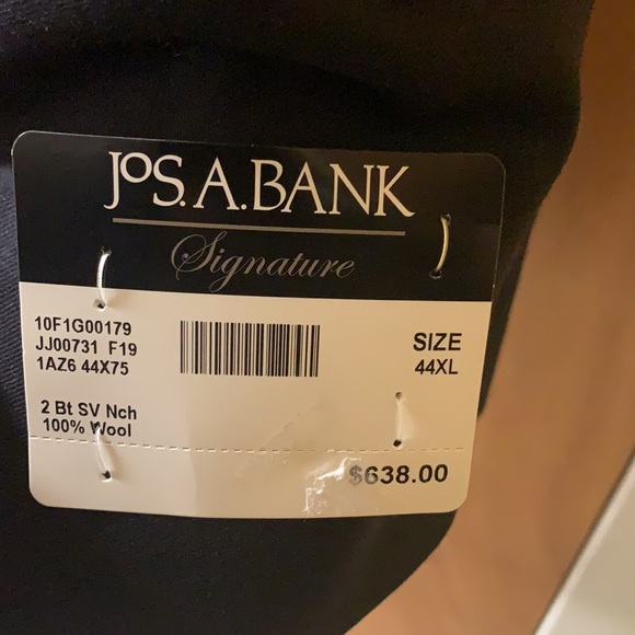 Jos A Bank Superfine Black Blazer from the Signature Collection - Picture 4 of 4